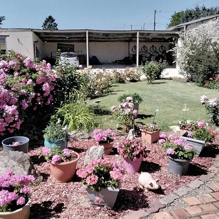 Le Vieux Logis Bed and Breakfast 3*