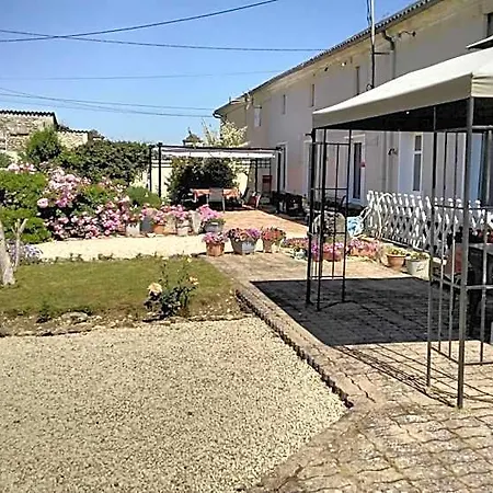 לינה וארוחת בוקר Le Vieux Logis
